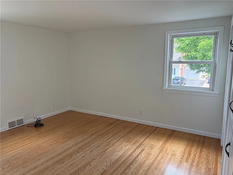 18 Briggs Ave #18 — Photo 13