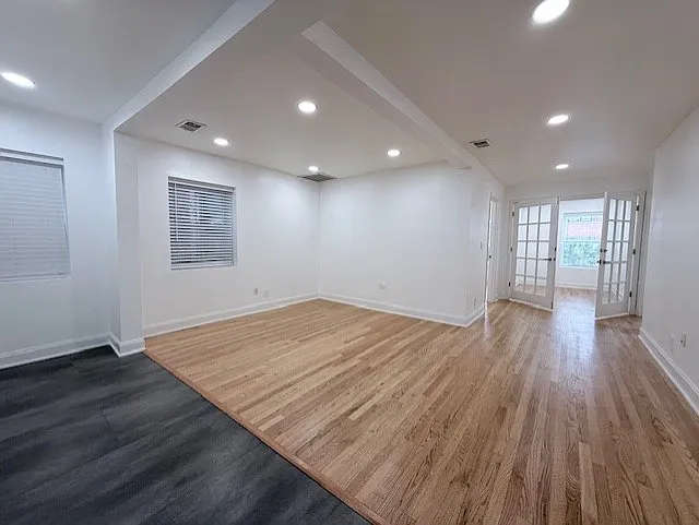 233 W Cermak Rd #2 — Photo 2