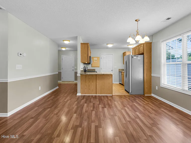 123 Luke Ct — Photo 17