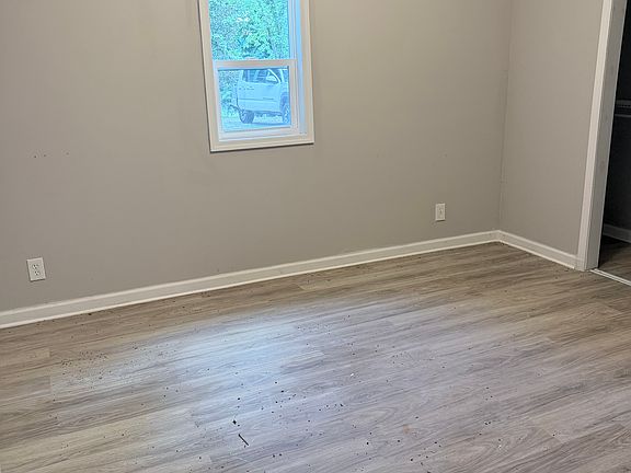 5th image of 1099 Fairview Rd #A