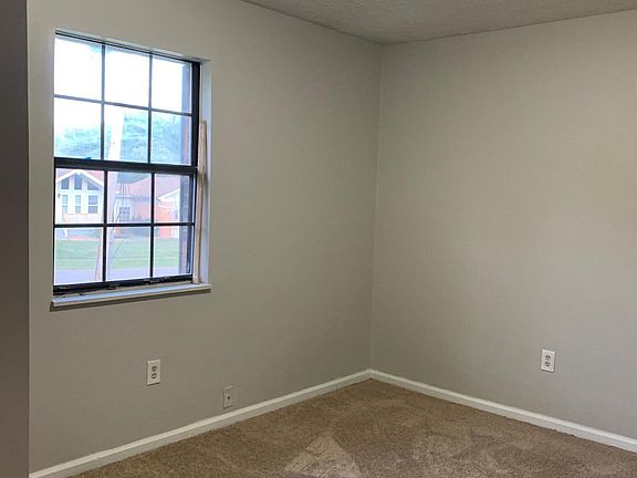 5th image of 559 Oak Dr