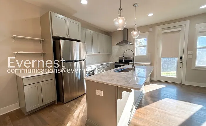 220 Croleywood Ln — Photo 3