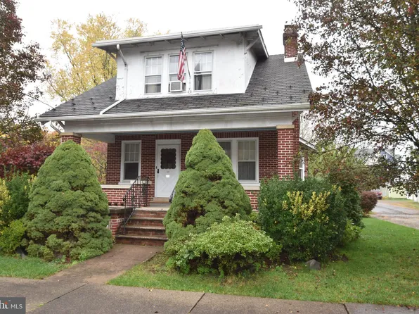 25 S 12th St, Quakertown, PA 18951