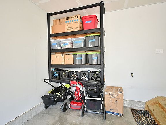 5th image of 192 Bucktail Dr