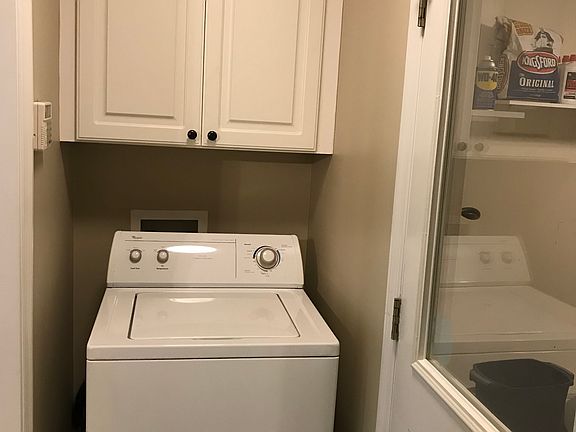 Washer comes with home  