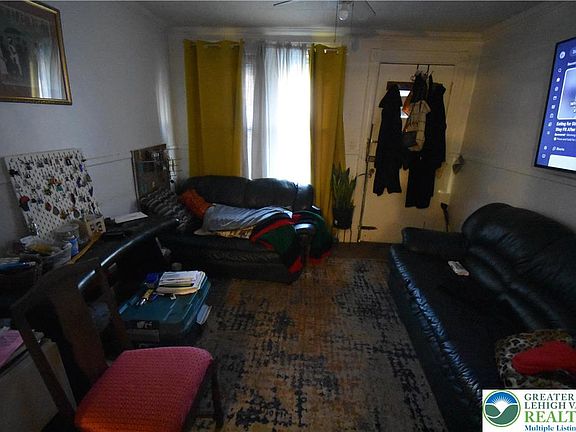 2nd image of 22 S Raspberry St