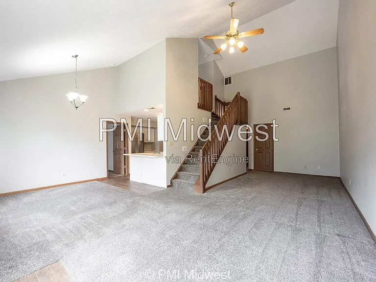 1092 Cobra Dr — Photo 6