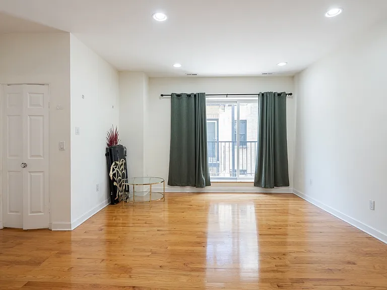3353 W Wilson Ave #2S — Photo 7