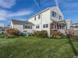 424 Little East Neck Rd S, Babylon, NY 11702