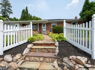 1041 N Mountain Rd, Harrisburg, PA 17112