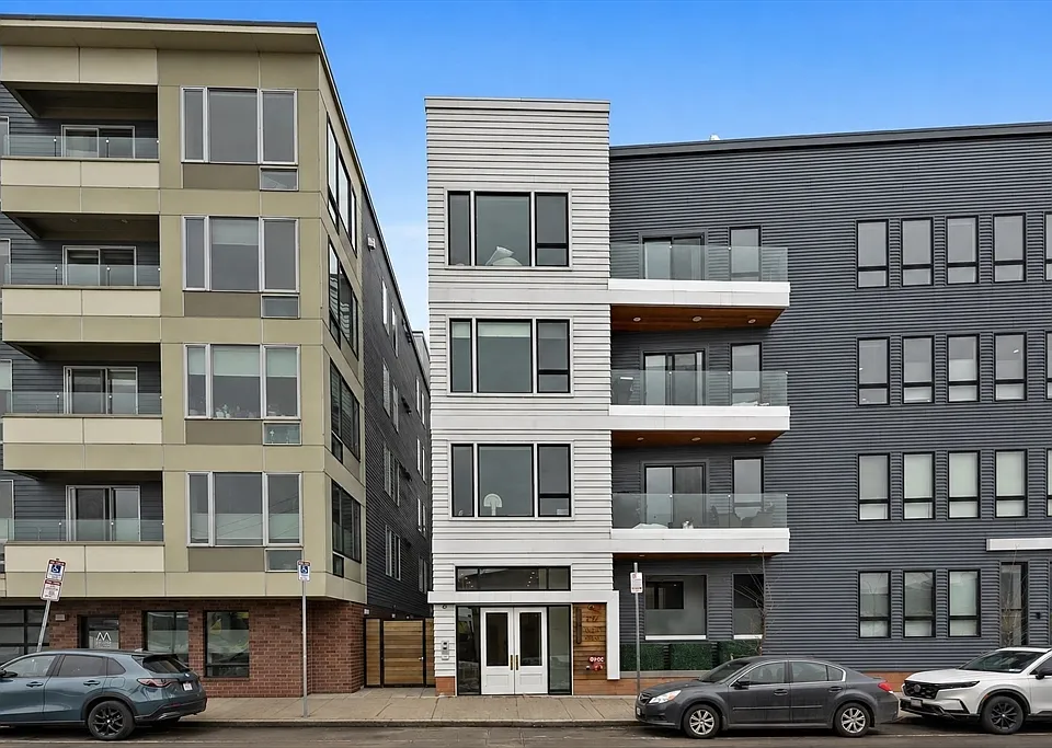 377 W 1st St #5
