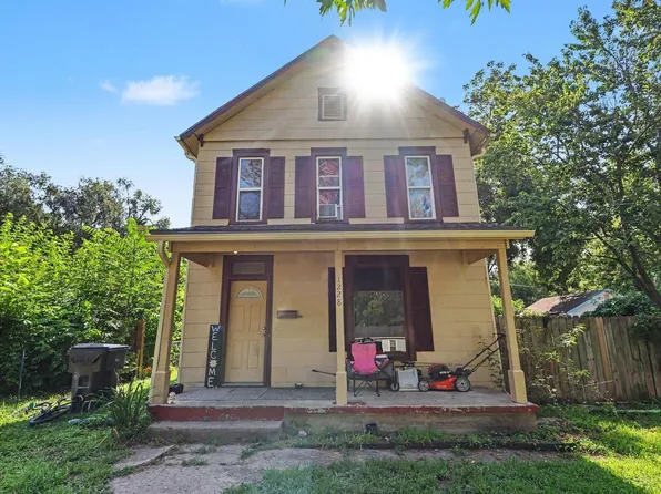 1228 NE Winfield Ave, Topeka, KS 66616