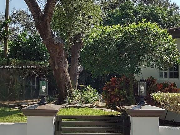 3rd image of 6901 Mindello St