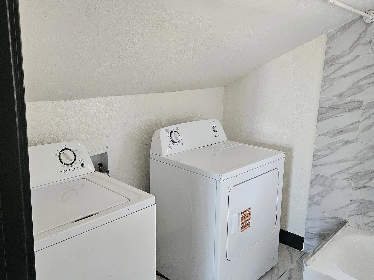 2 bed, 750 sqft, $2,500 — Photo 2