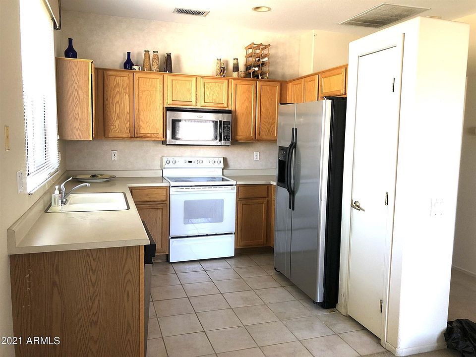 1st image of 15901 W Autumn Cir