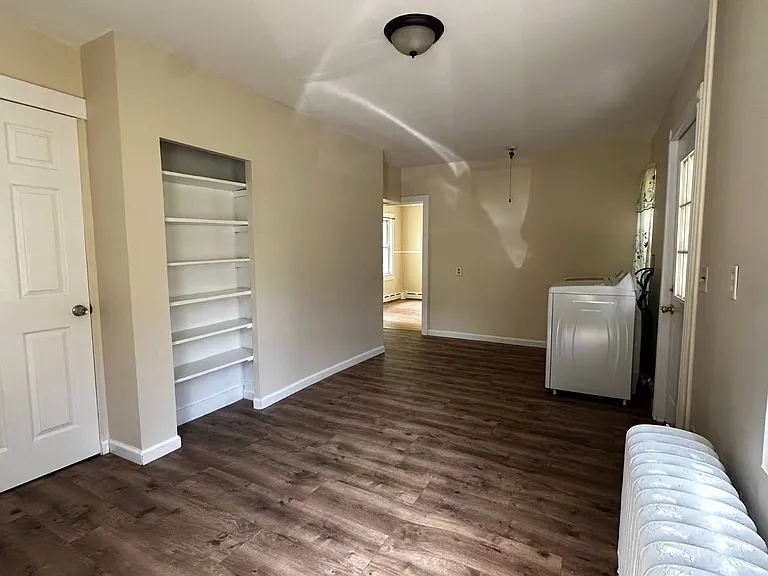 245 Lattintown Rd — Photo 6