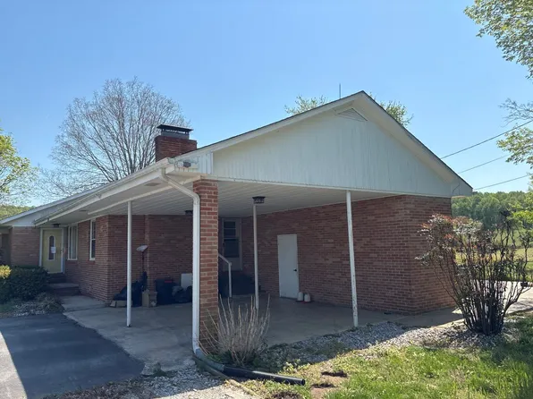 200 Acorn Hill Dr, Sparta, TN 38583