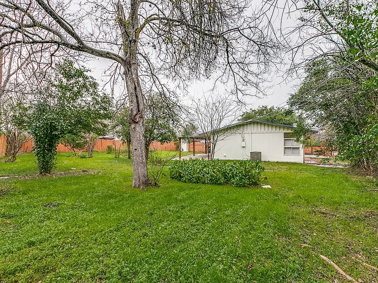 511 E Hathaway Dr — Photo 25