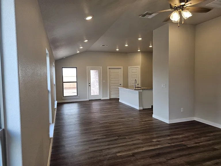 6109 Buckthorn Dr — Photo 2