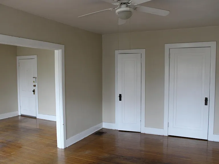 1734 Deerwood Ave #4 — Photo 4