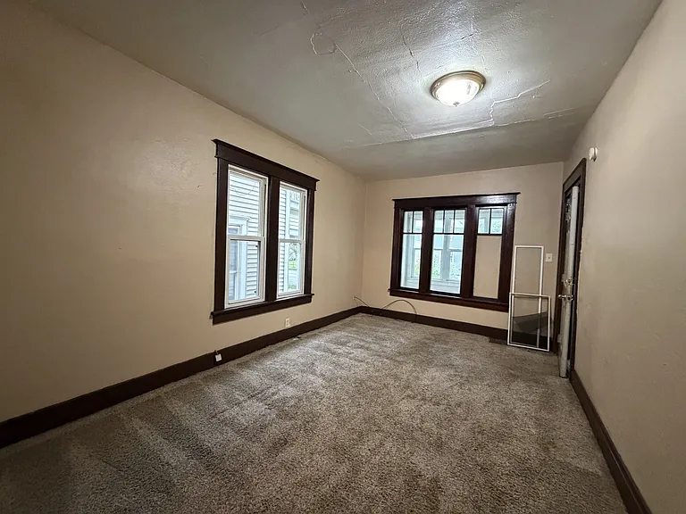 512 W Marion St #A — Photo 7