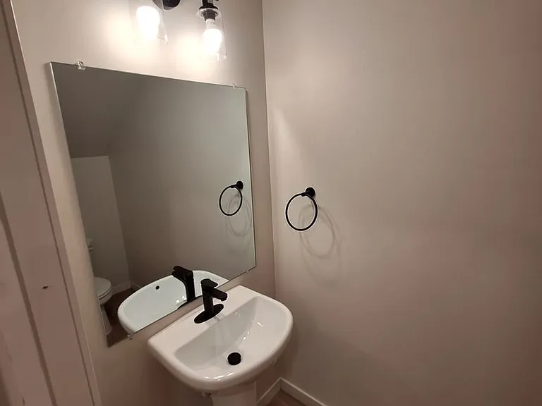 826-834 Thames Ct #1008 — Photo 34