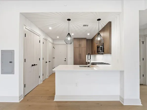 921 Madison Street image 6 of 20