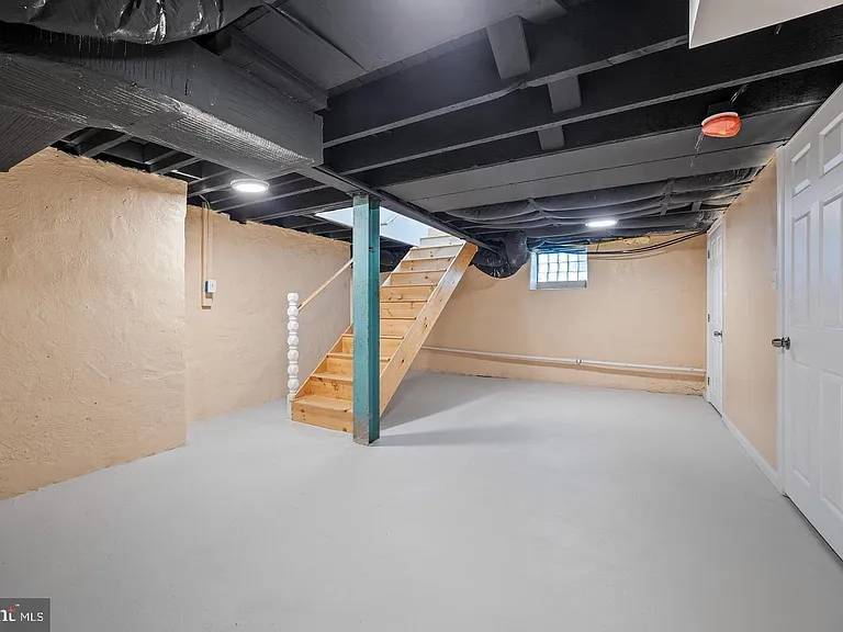 541 E Church Rd — Photo 35