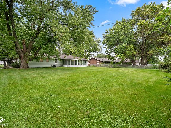 2nd image of 310 Cardinal Pl