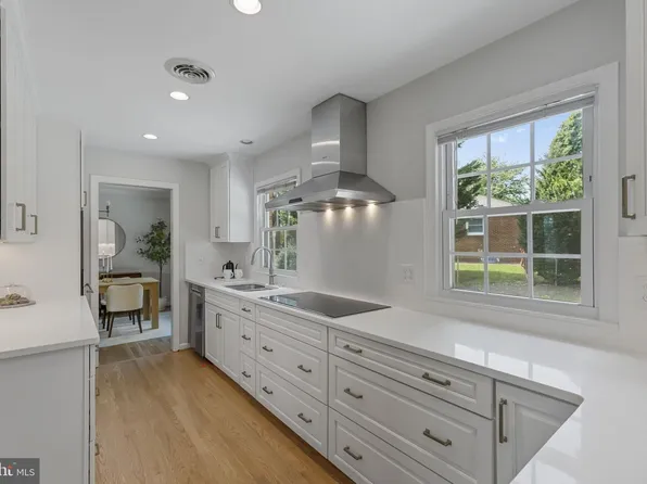 24100 Doreen Dr, Gaithersburg, MD 20882