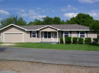 677 Nunnalee Ave, Van Alstyne, TX 75495
