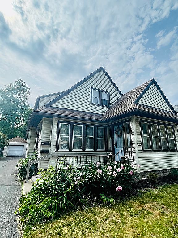 1365 N 60th St, Wauwatosa, WI 53208 Zillow