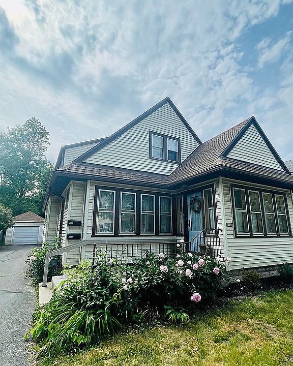 1365 N 60th St, Wauwatosa, WI 53208 Zillow