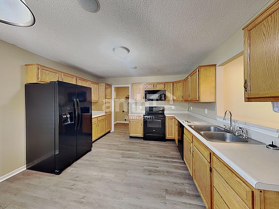 3rd image of 1830 Eastfork Dr