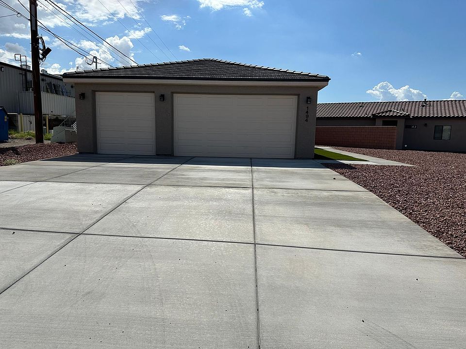 1st image of 1494 Bluffs Cir