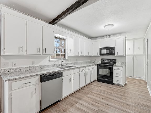 4th image of 1903 Ginnett Rd