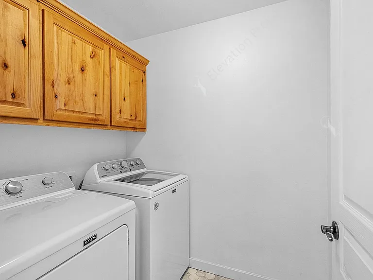 20700 Nicolette Dr — Photo 20