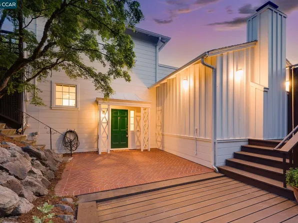 9245 Skyline Blvd, Oakland, CA 94611