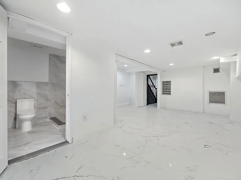 329 Decatur St #1L — Photo 21