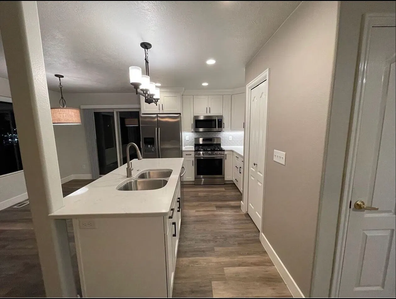 2 bed, 1008 sqft, $1,675 — Photo 3