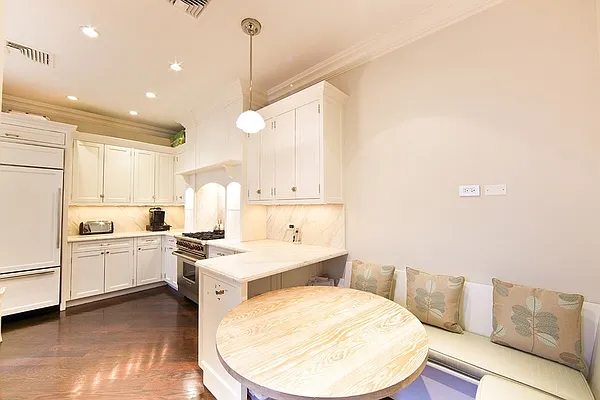 Sold by Rand Realty NY | media 7