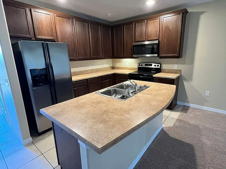 2202 Seven Oaks Dr — Photo 7