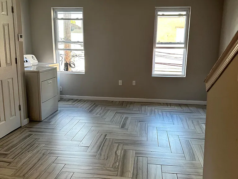 1610 W Stiles St #2 — Photo 8