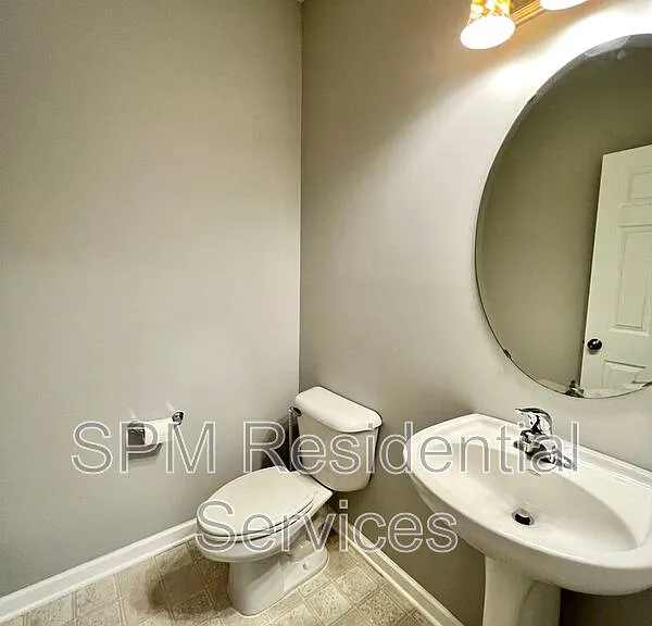 438 Riviera Dr — Photo 7