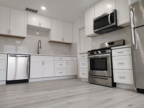 5th image of 6381 Thorn St