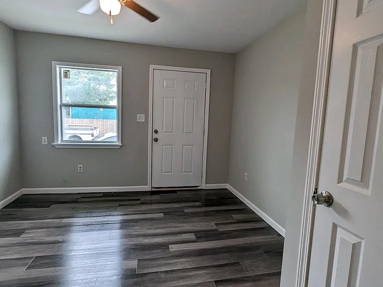 701 Eiseman Ave #4 — Photo 2