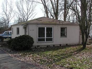 3rd image of 638 Ross Ln N