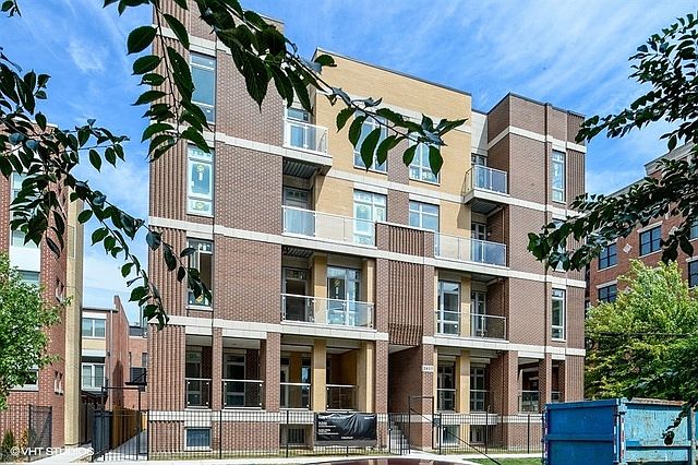 1st image of 2817 N Oakley Ave #2S