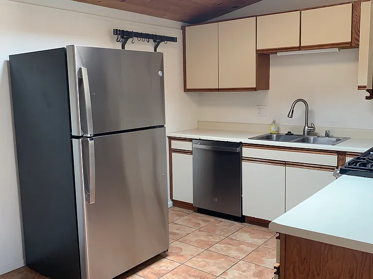 2542 Crescent Ave — Photo 13