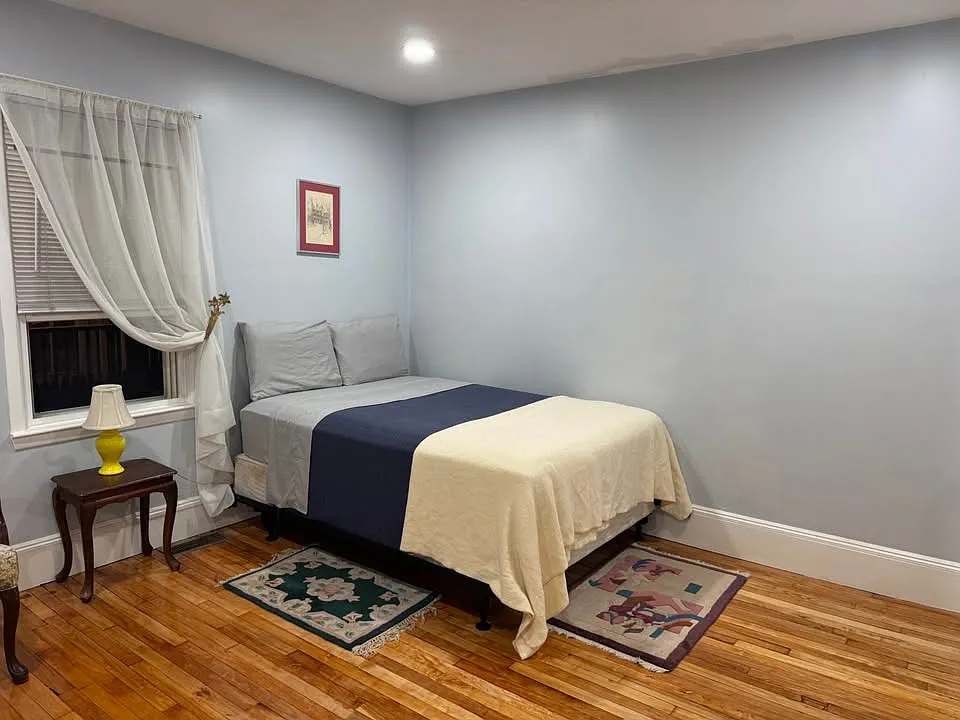 Studio, 450 sqft, $2,350 — Photo 3